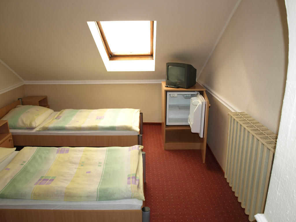 Főnix Panzió Pápa Habitación foto